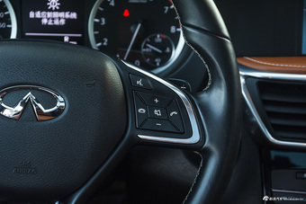 2017款英菲尼迪QX30 2.0T自动四驱极限版