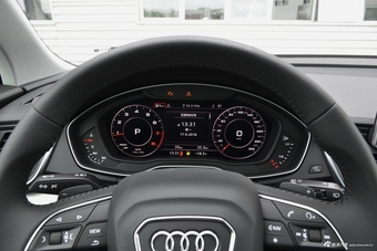 2018款奥迪Q5L 2.0T自动45 TFSI尊享时尚型