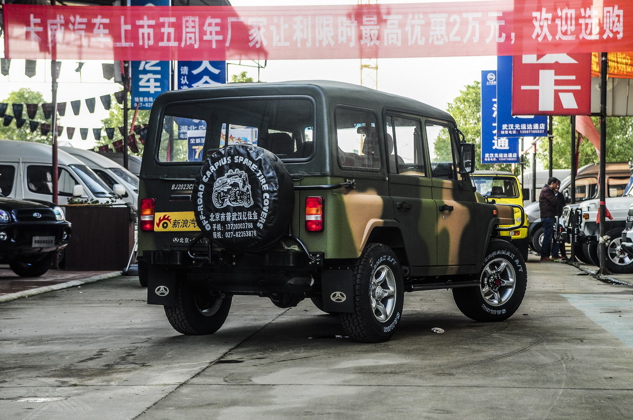 2016款BJ 212 2.0L手动方门四驱豪华型 国IV