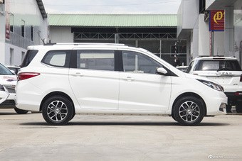 2017款欧尚1.5L手动豪华型