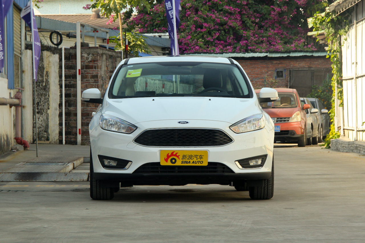 2018款福克斯两厢1.5T自动精英型EcoBoost 180