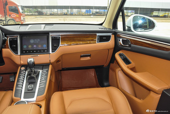 2017款众泰SR9 2.0T手动极致之心版