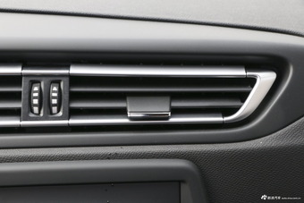 2018款标致308 1.6L自动时尚版