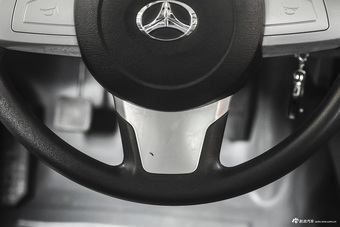 2013款 勇士 2.7L 三门四驱汽油版