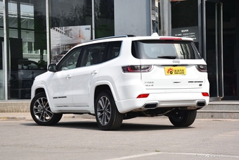 2018款大指挥官2.0T自动四驱智享版