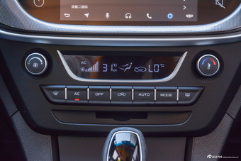 2017款吉利帝豪1.5L自动三厢百万款向上互联版