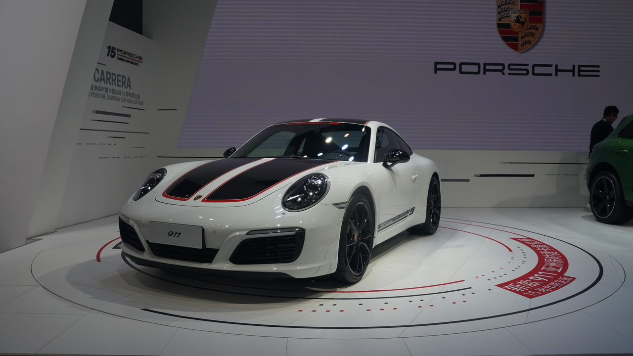 911