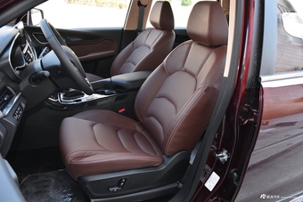 2017款宝骏560 1.5T DCT旗舰型7座