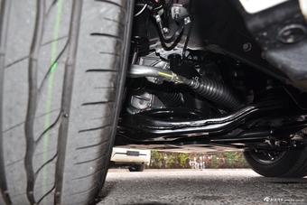 2017款卡罗拉改款双擎1.8L自动CVT精英版