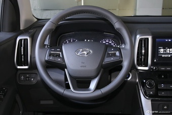 2018款现代ix35 2.0L自动两驱智勇·畅享版