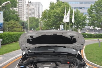 2018款宝马2系旅行车218i 1.5T自动时尚型