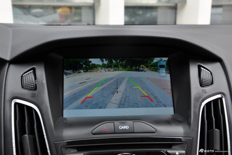 2017款福克斯三厢1.6L自动风尚型智行版