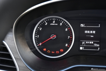 2019款宝骏730 1.5T自动DCT时尚型7座