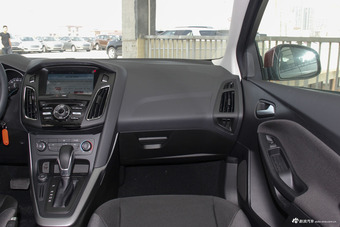 2017款福克斯两厢1.6L自动舒适型智行版