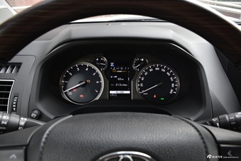 2018款普拉多3.5L自动VX后挂备胎