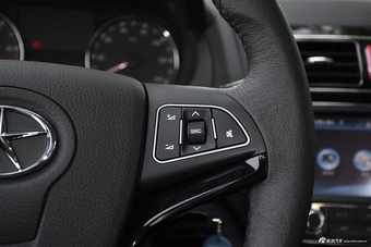 2017款江淮iEV4 豪华智能型