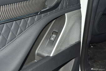 2017上汽大通D90 2.0T自动四驱北极星