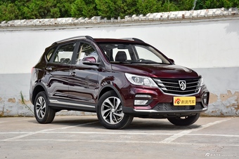 2017款宝骏560 1.5T DCT尊享型