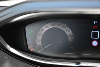 2017款标致5008 1.8T自动380THP豪华版7座