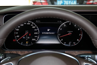 2017款奔驰E级3.0T自动 320 L 4MATIC
