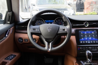 2017款总裁3.0T自动标准型 炭黑