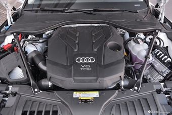 2018款奥迪A8L 3.0T自动55 TFSI quattro精英型