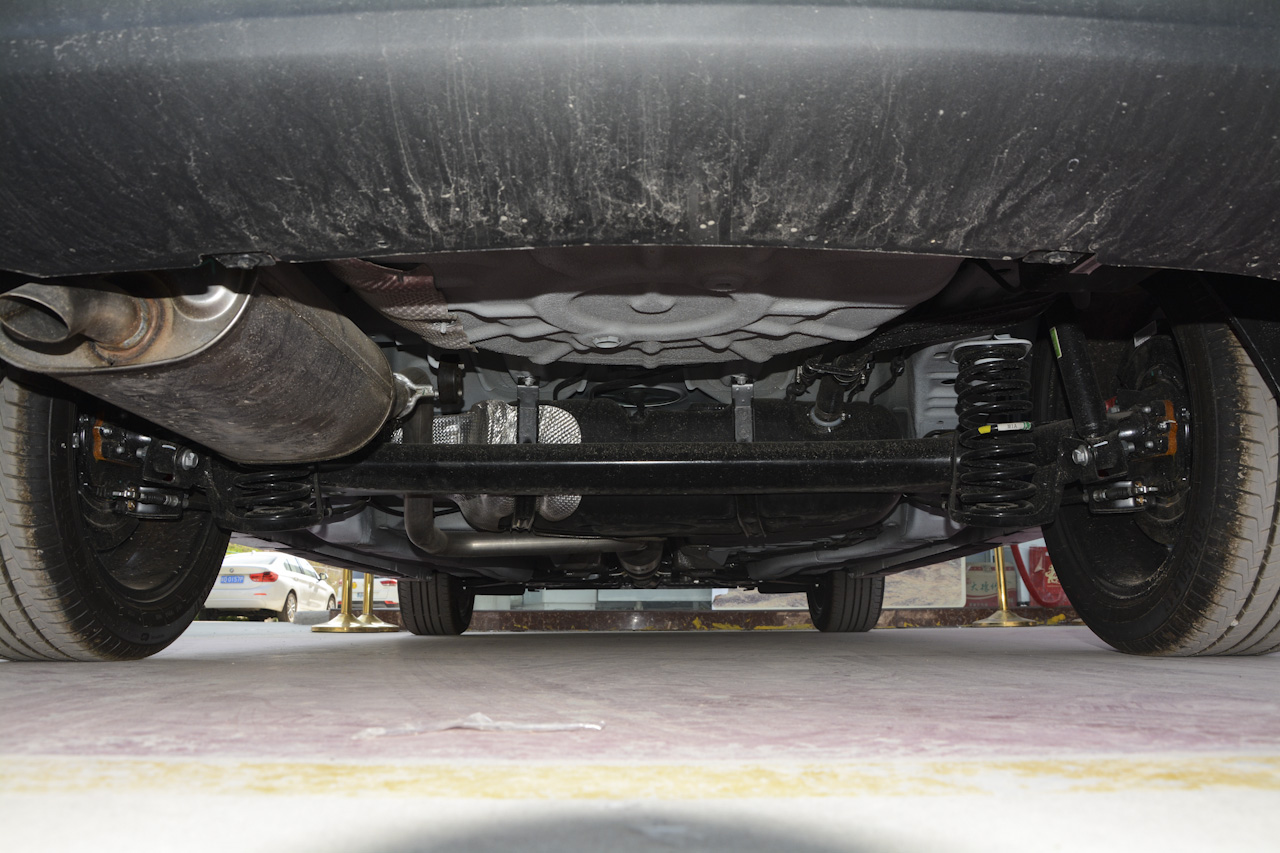 2018款艾瑞泽5 1.5L手动致敬青春版