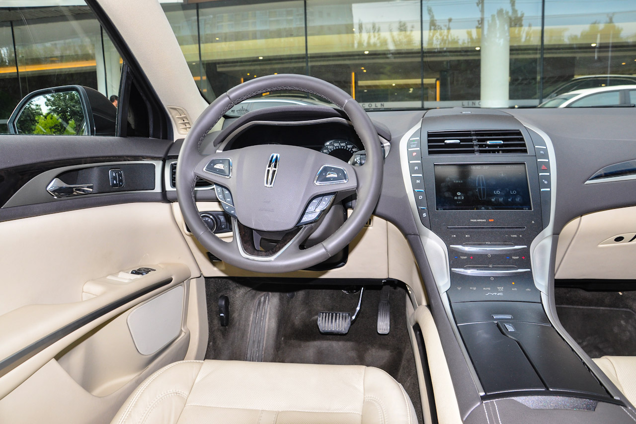 2014款林肯MKZ 2.0T自动尊雅版