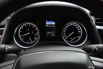   2018款凯美瑞2.0E自动领先版