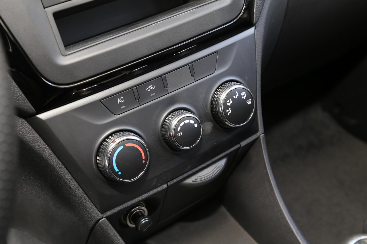 2017款启腾V60 1.5L手动舒适型