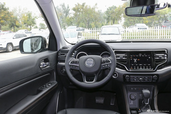 2018款大指挥官2.0T自动四驱耀享版