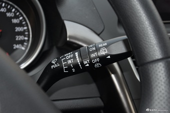 2017款奔腾X80 2.0L自动精英型