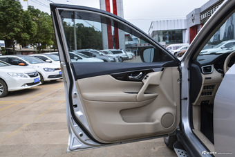 2015款奇骏2.0L自动XL两驱舒适MAX版