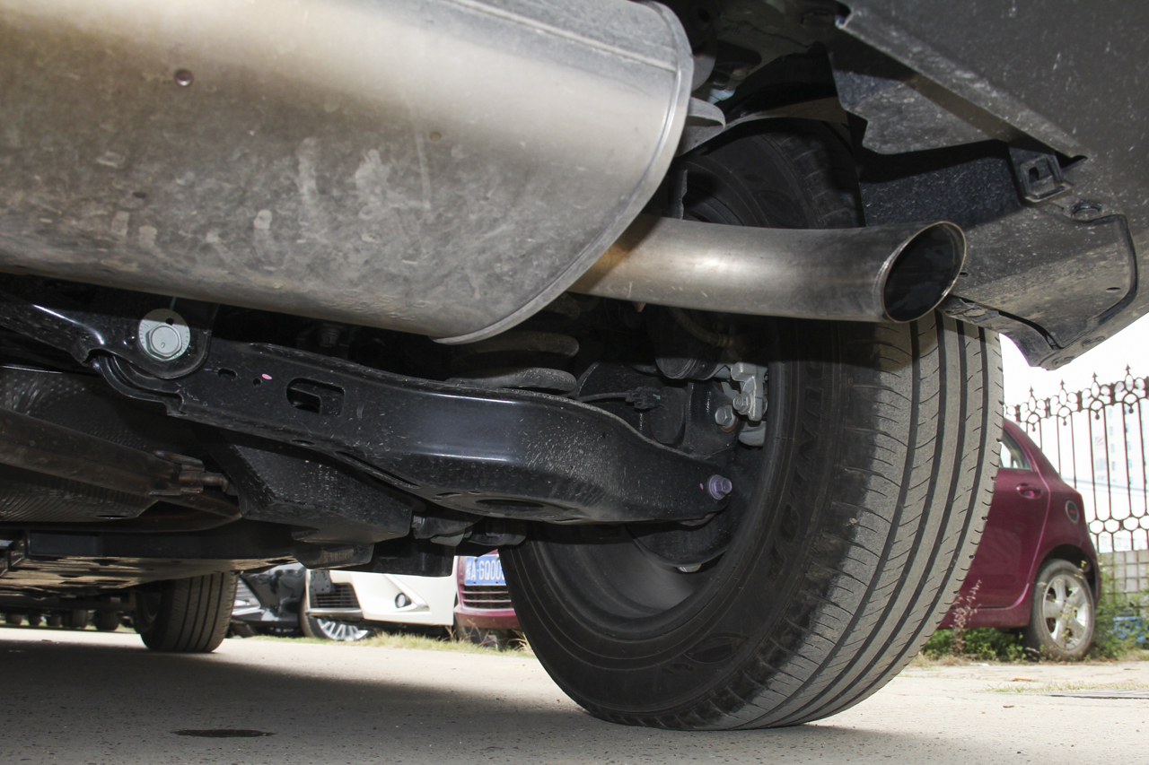 2018款C-HR 2.0L自动旗舰版