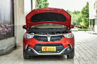 2016款中华V3 1.5T自动旗舰型 炫耀红