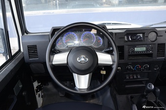 2016款战旗2.0L手动加长豪华型 三门版 国V