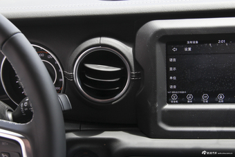 2018款牧马人2.0T自动四门撒哈拉版