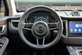 2017款众泰SR9 2.0T 手动极致之梦版（黑色）