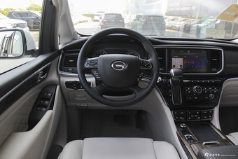 2018款传祺GM8自动320T旗舰版