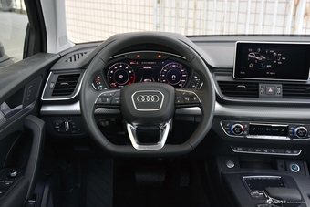 2018款奥迪Q5L 2.0T自动45 TFSI Sport plus 