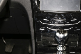 2015款众泰Z500 1.5T 手动尊贵型