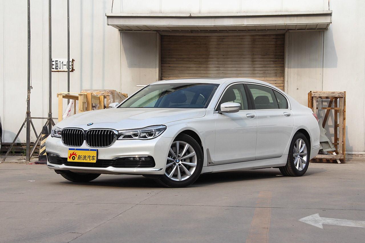 2017款宝马7系730Li 2.0T自动豪华型