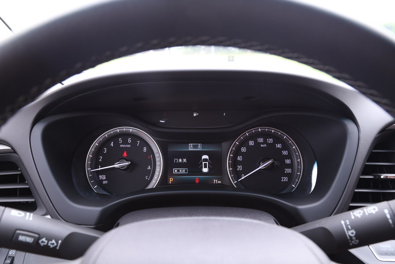 2018款别克GL6 1.3T自动18T尊贵型6座