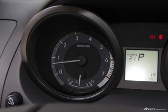 2016款普拉多2.7L自动标准版