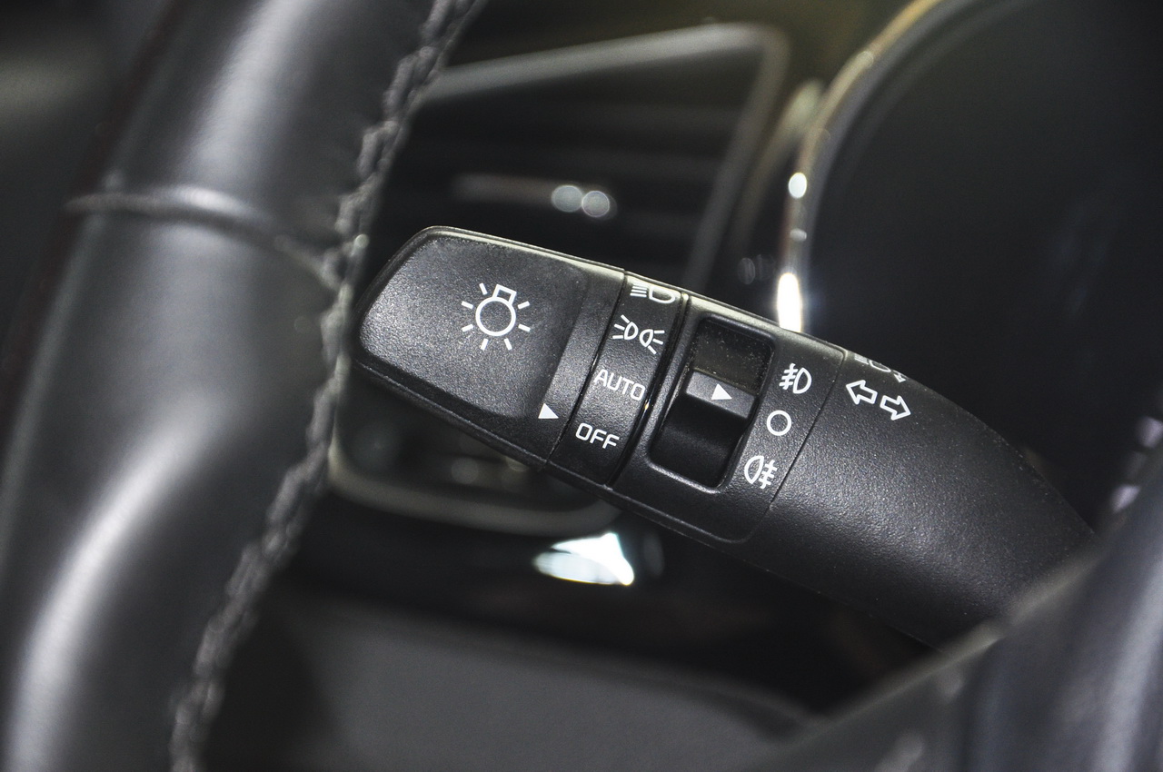 2015款嘉华（进口）3.3L自动豪华版 国IV