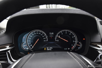 2018款宝马5系改款2.0T自动530Li尊享型豪华套装