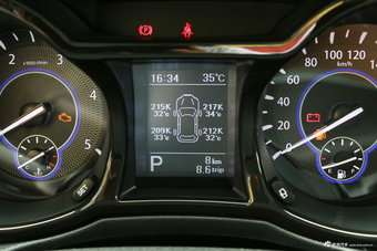 2017款驭胜S350 2.0T自动两驱柴油超豪华版5座