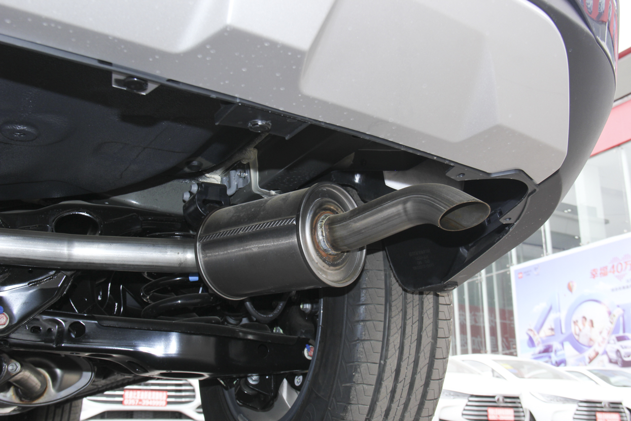 2019款比亚迪宋1.5TI手动智联越动型