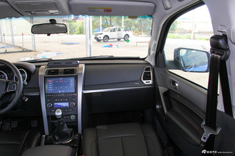 2017款黄海N3 2.5T手动两驱运动版XD25T5