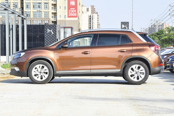 2016款DS 6 1.6T雅致版THP160 野熔岩